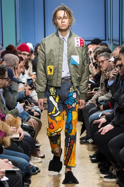 Look 12